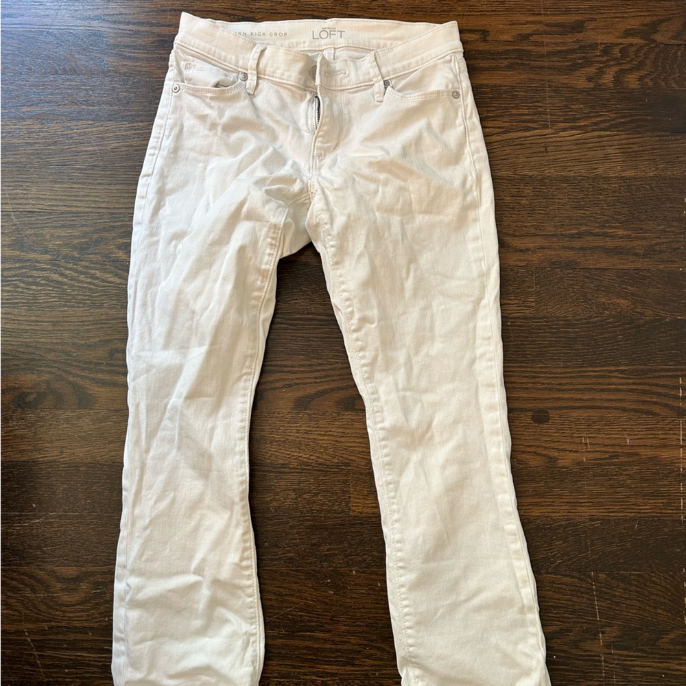 White modern kick crop and Taylor loft jeans